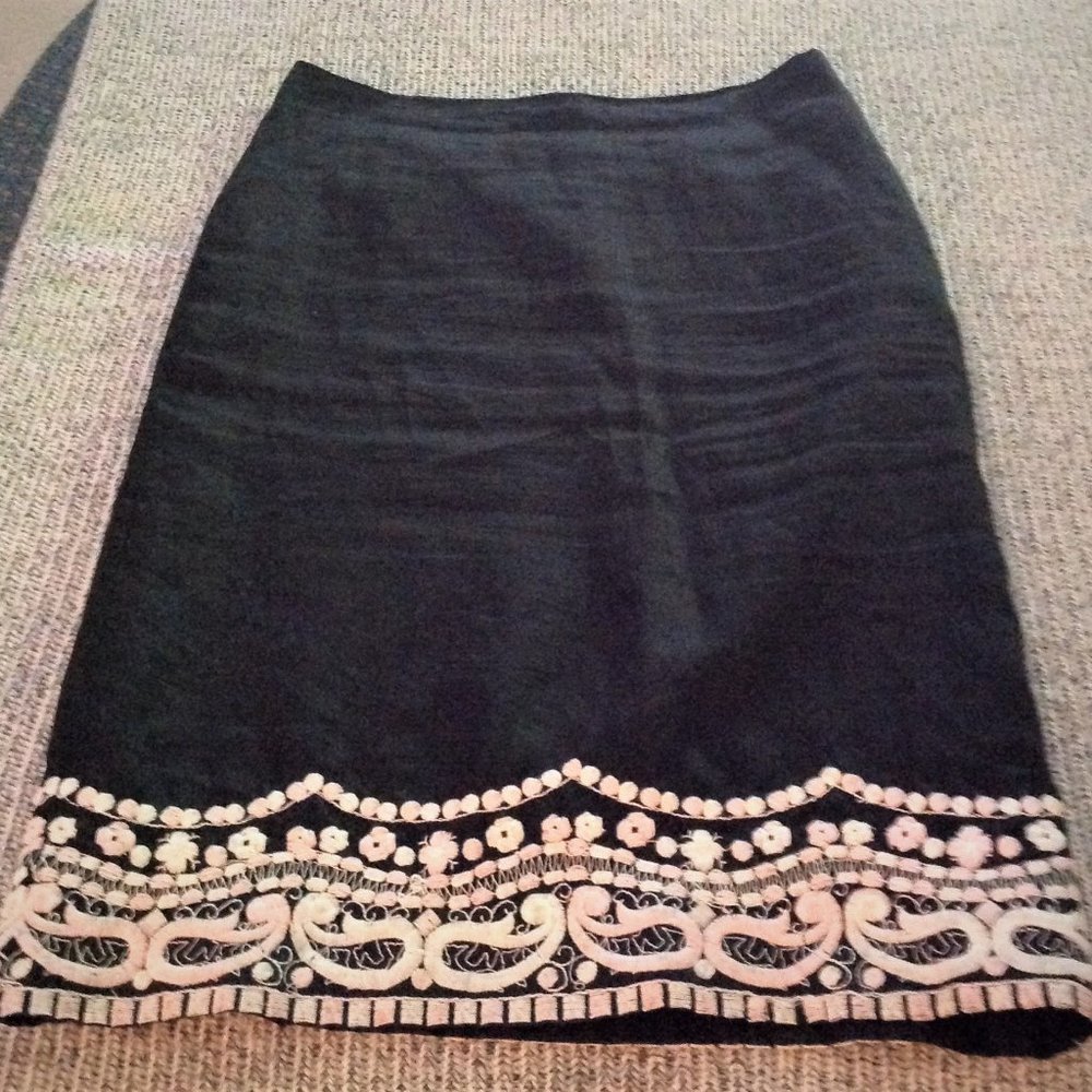 VINTAGE BLACK EMBROIDERED MIDI SKIRT, LIKE NEW